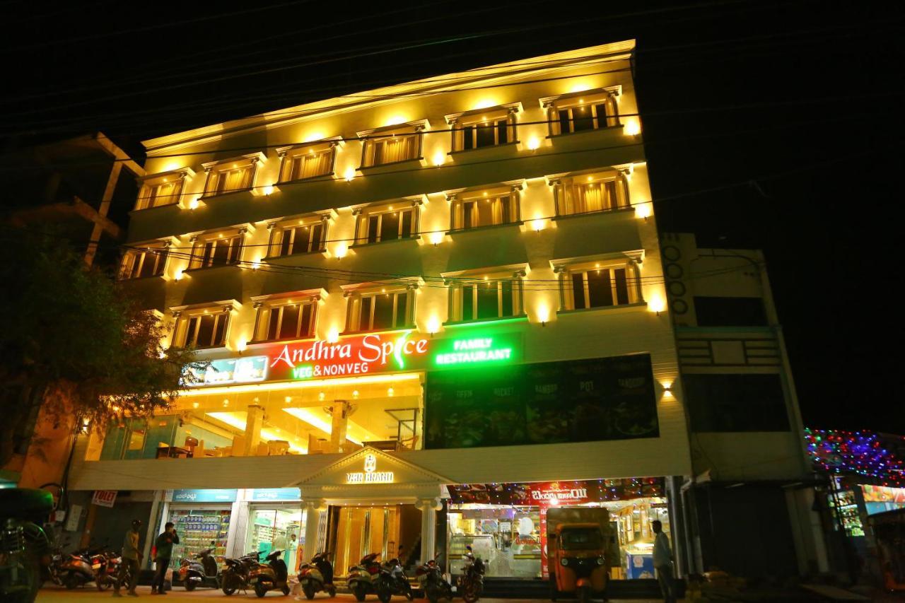 Hotel Vsr Grand Madanapalle Exteriér fotografie