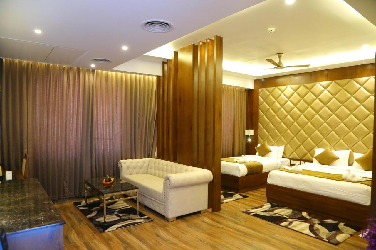 Hotel Vsr Grand Madanapalle Exteriér fotografie