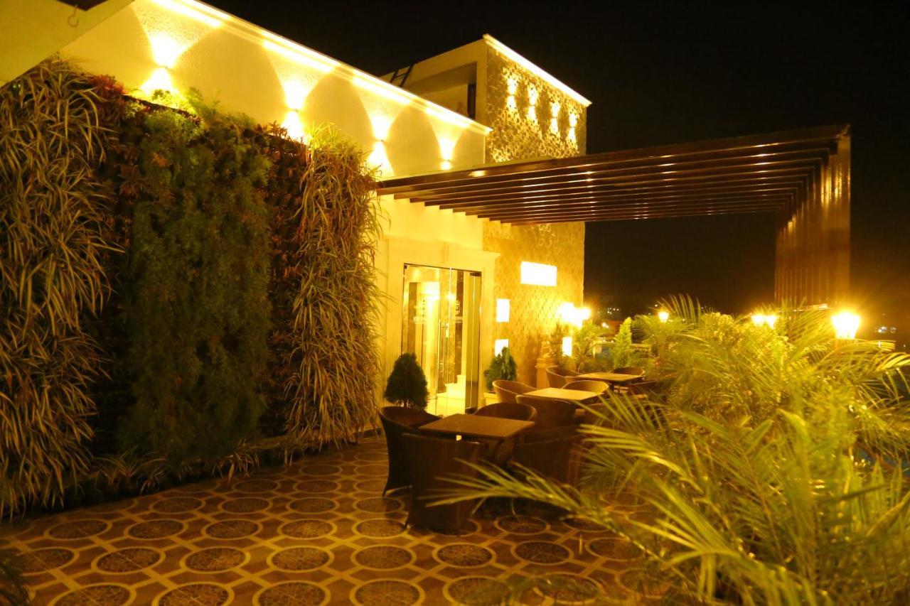 Hotel Vsr Grand Madanapalle Exteriér fotografie