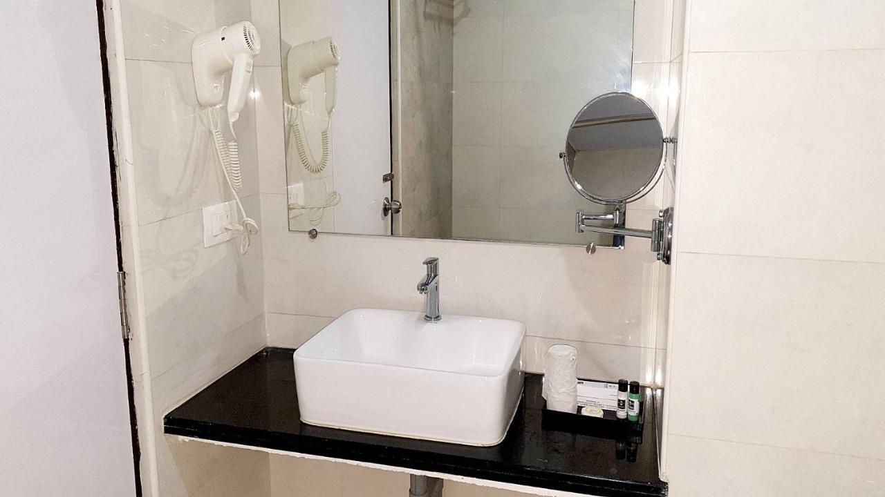 Hotel Vsr Grand Madanapalle Exteriér fotografie